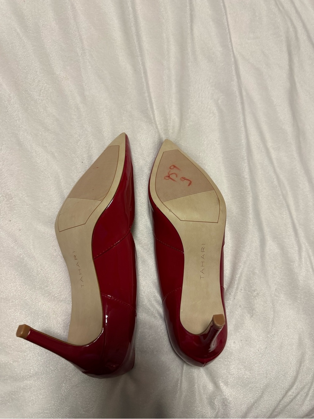 Tahari Red Patent Pointed Toe Pumps Heels Women’s Size 7.5 - Picture 5 of 5